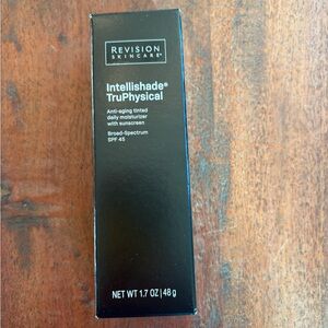 Intellishade TruPhysical Moisturizer -Revision Skincare